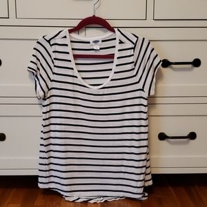 Old Navy maternity/nursing shirt